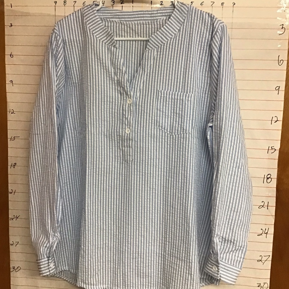woman's long sleeve STRIPE top, VNeck very nice XL blue & white thin stripes